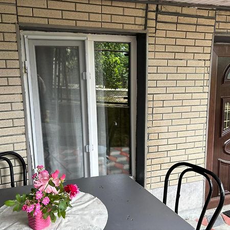 Guest House Happy House Kutaisi Zewnętrze zdjęcie