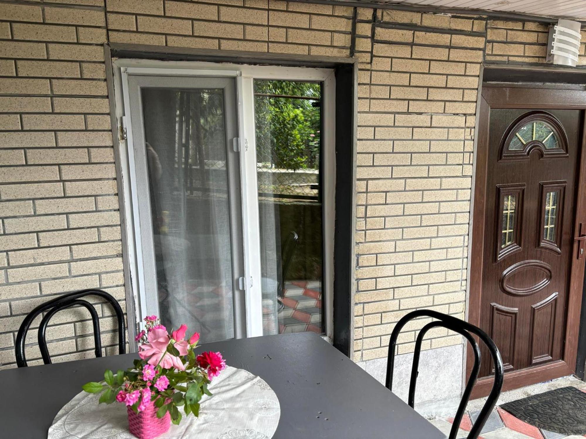 Guest House Happy House Kutaisi Zewnętrze zdjęcie